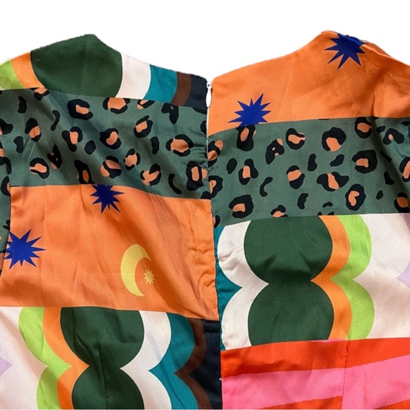 Multi-Colored Mod Style Long-sleeve Zip Back Mini Dress - Picture 4 of 4